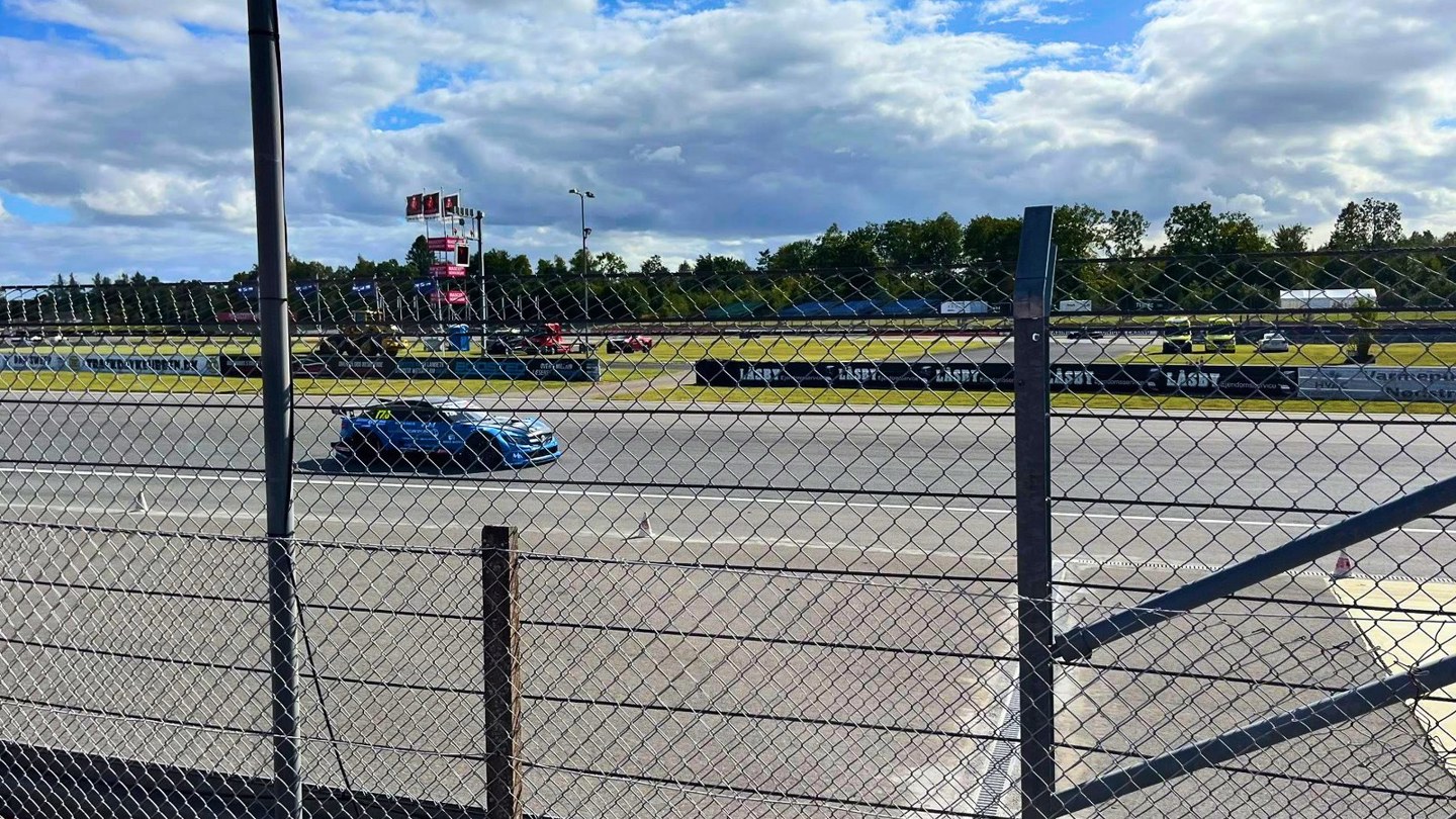 Frame 903526 1600X921